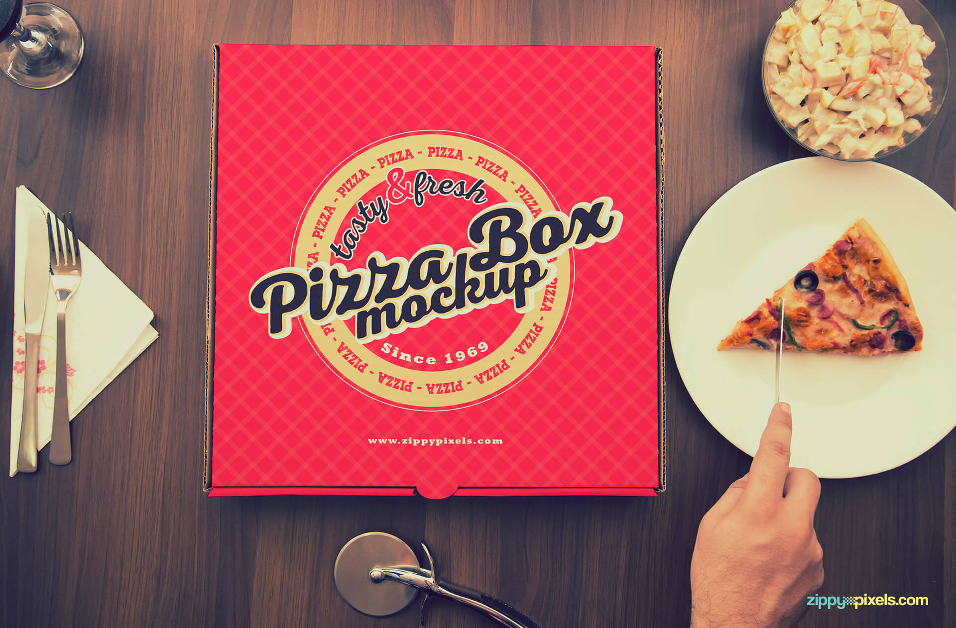 Red pizza box design.