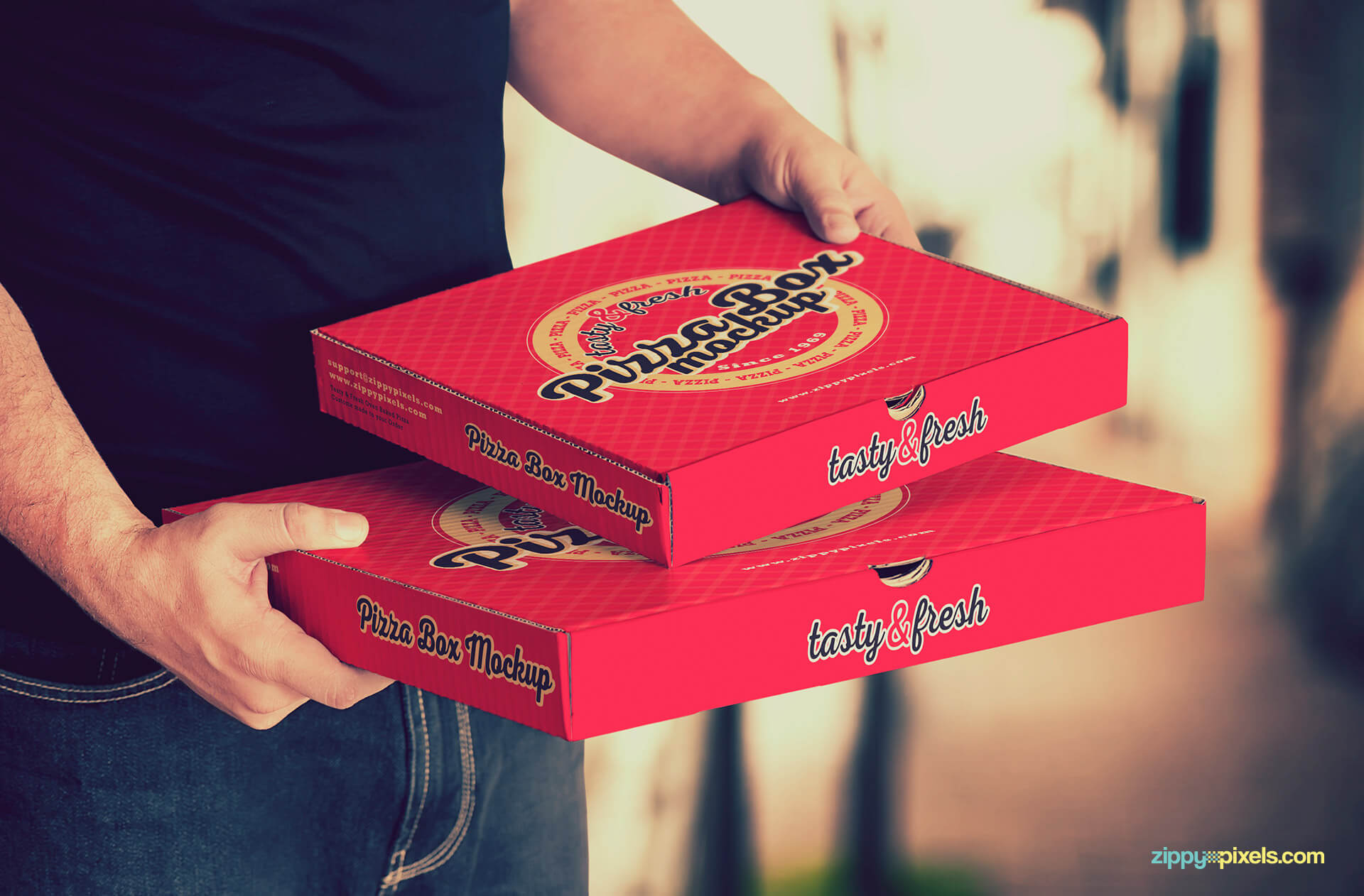 Impress your clients with these pizza box psd mockups.