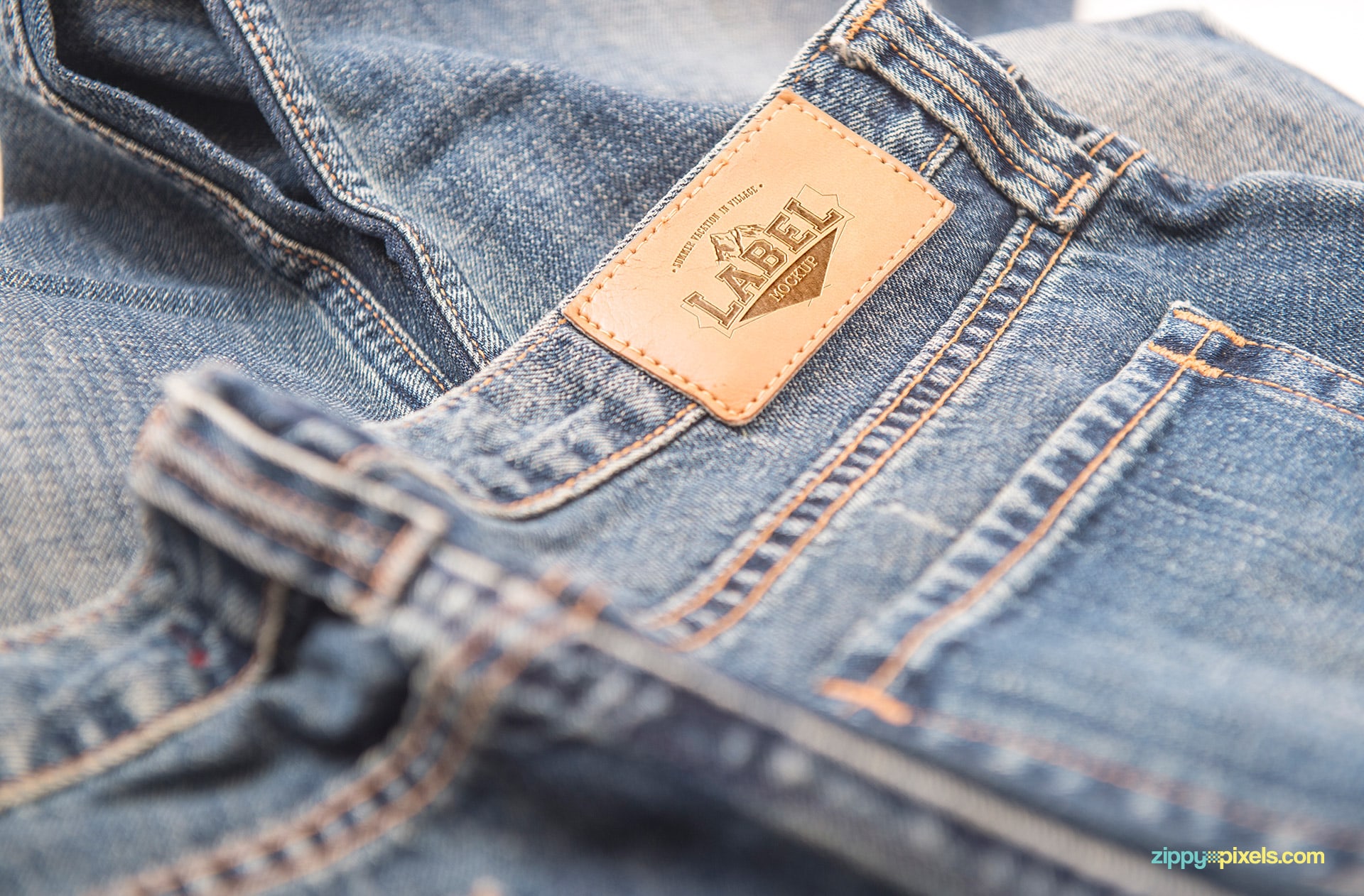 02-jeans-label-mockup-824x542