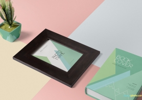 Free Wooden Frame Mockup PSD