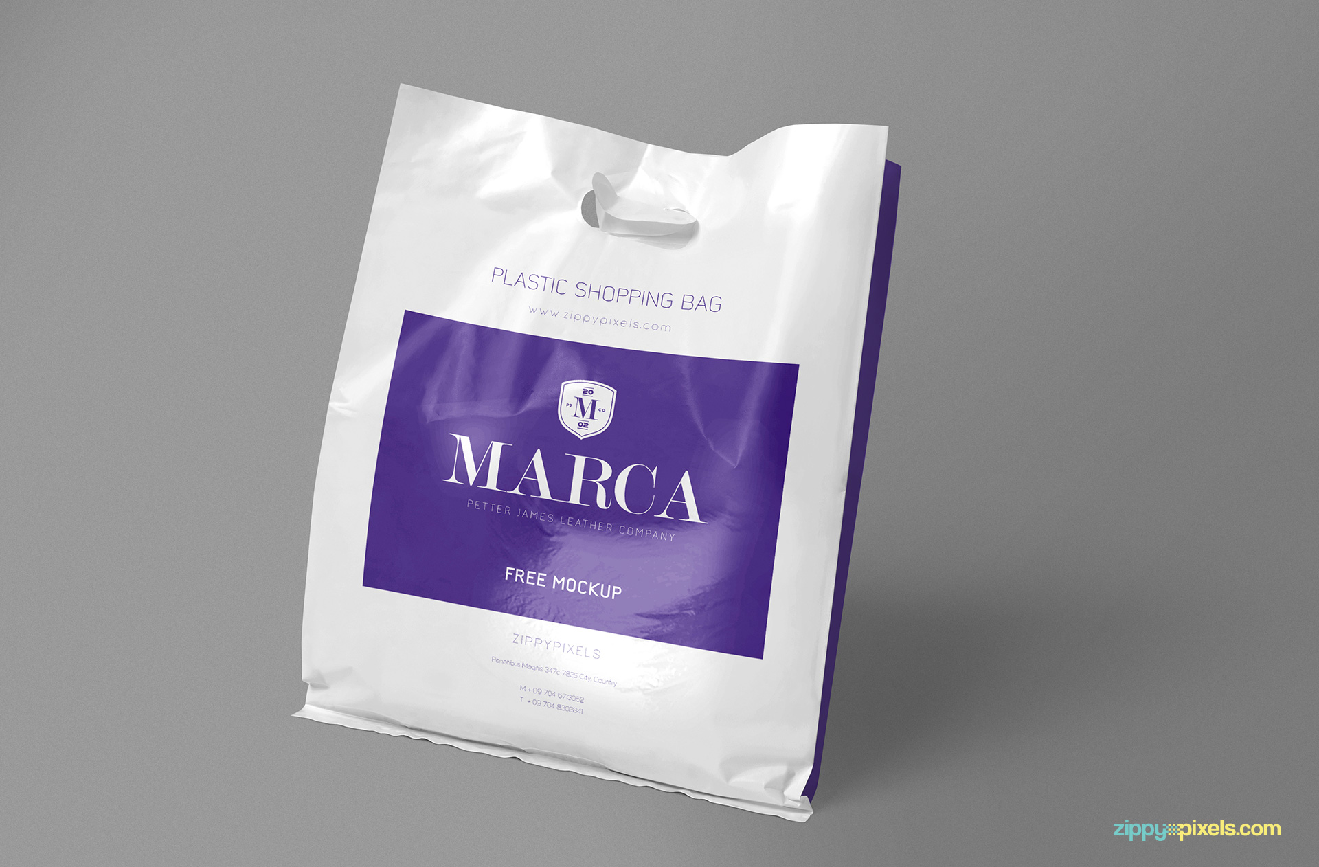 Fully customizable free shopping bag mockup.