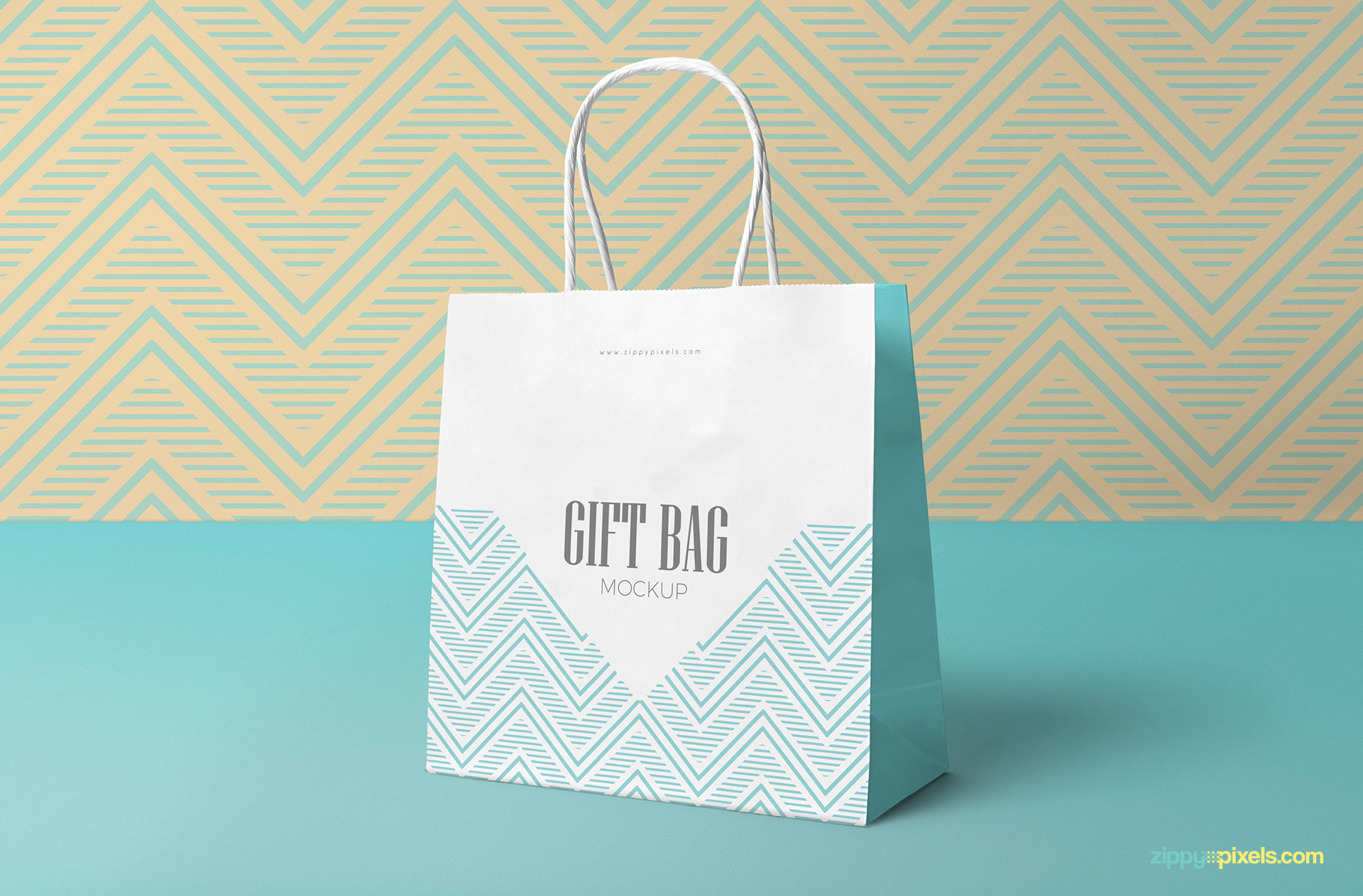 Free gift bag mockup.