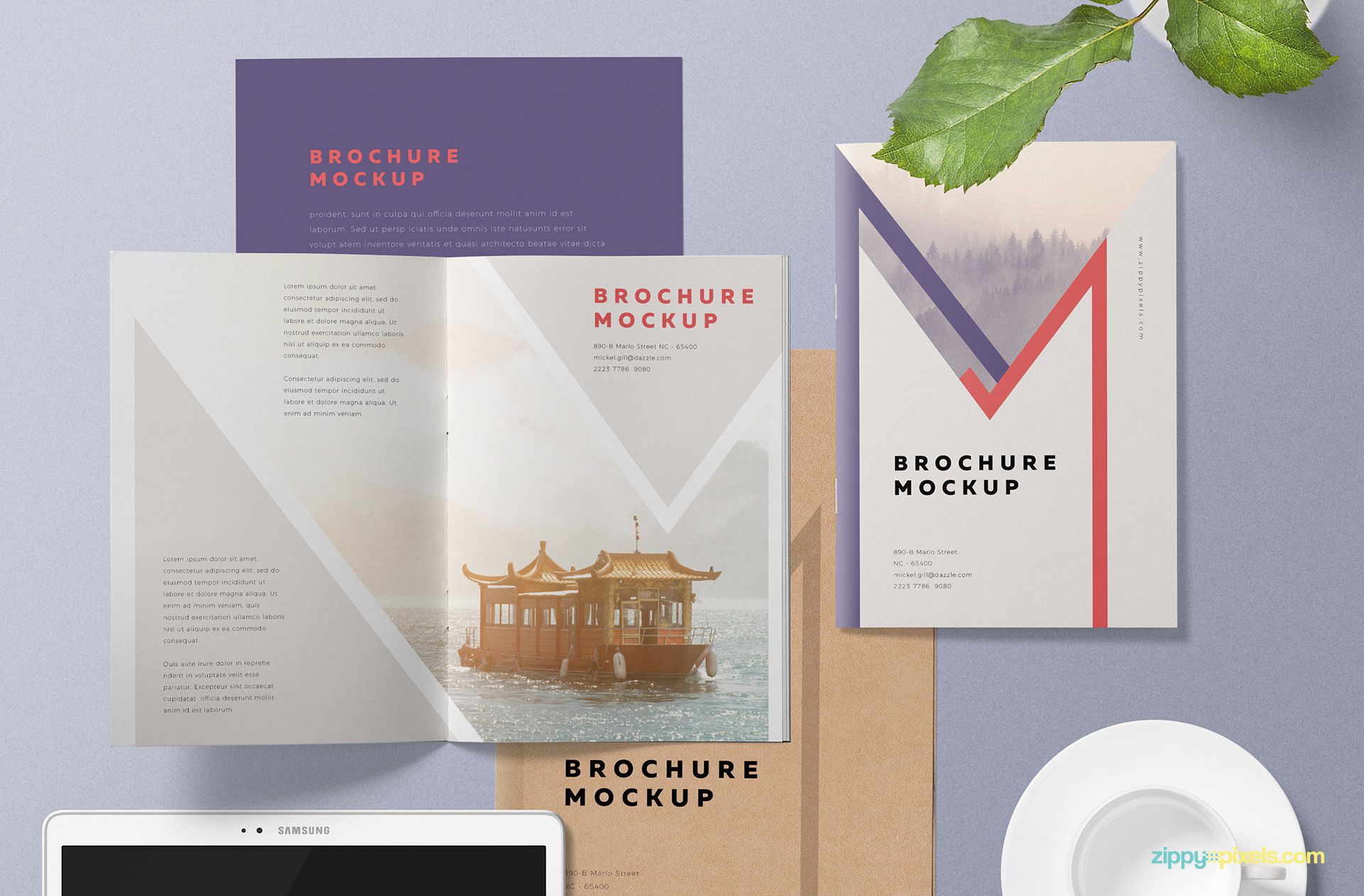 Free brochure mockup PSD.