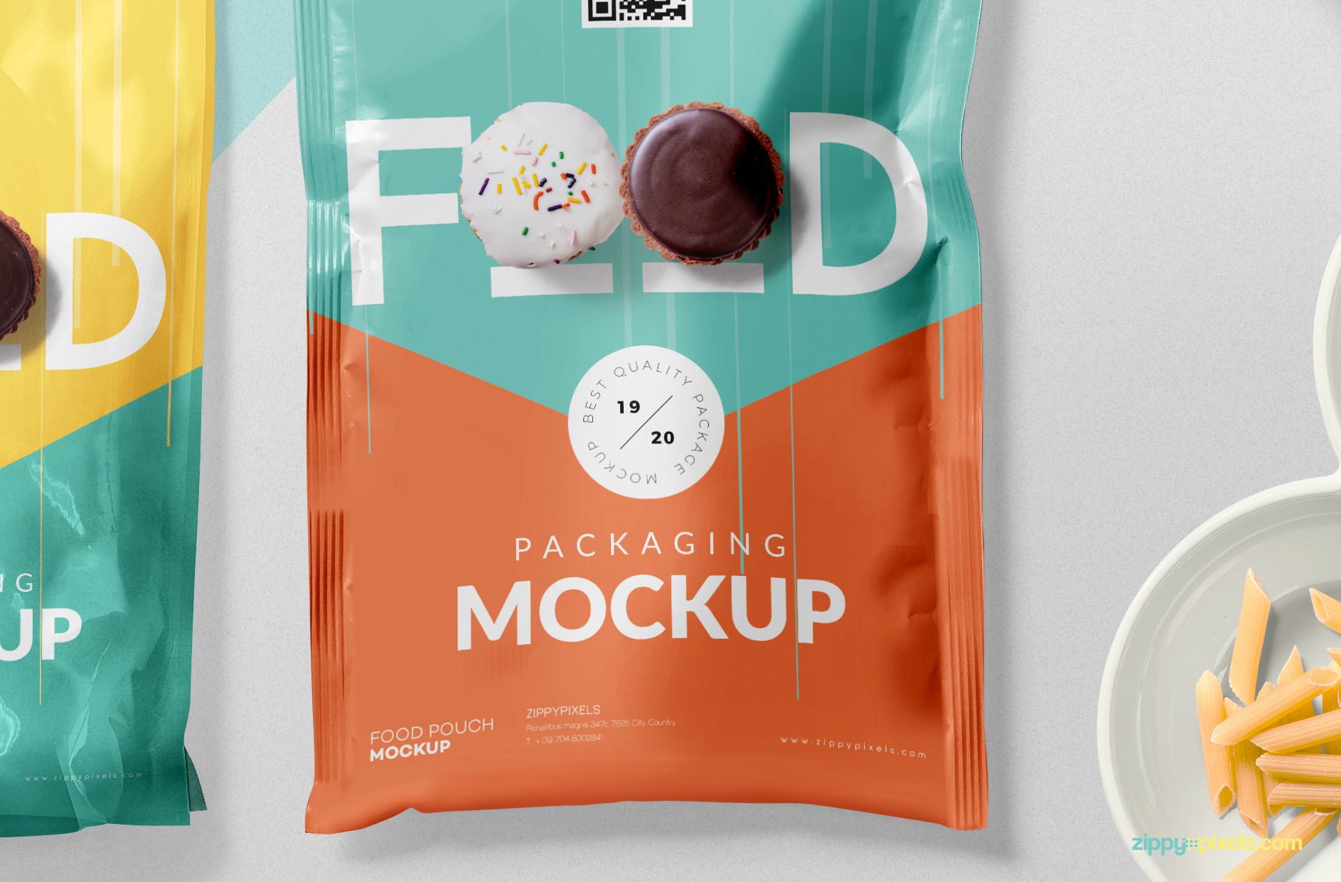 Realistic sachet mockup PSD.